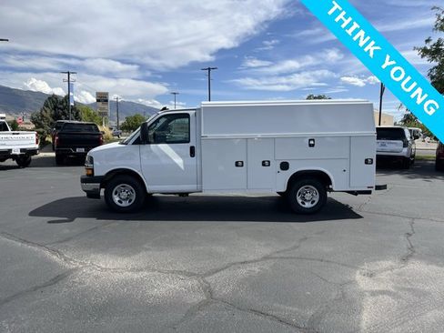 New 2025 Chevrolet Express 3500 w/ Power Convenience Package image 4