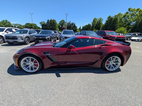 Used 2016 Chevrolet Corvette Z06 w/ 3LZ Preferred Equipment Group RWD image 2