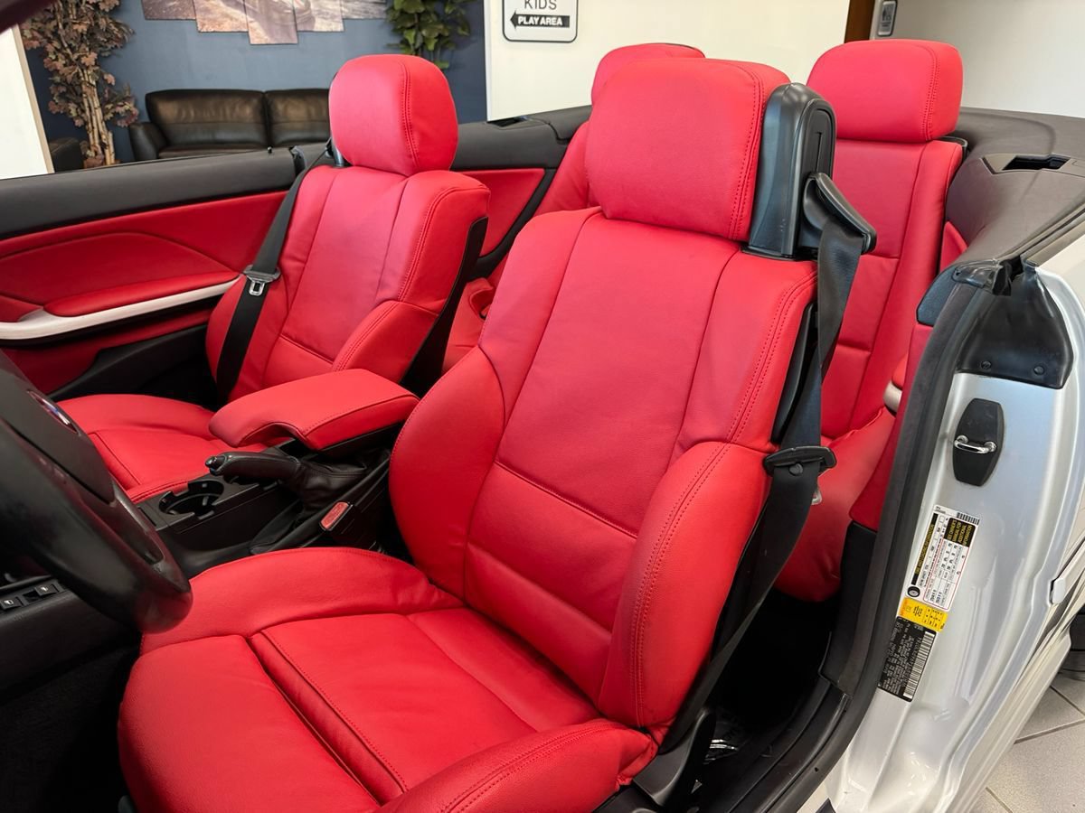 Used 2006 BMW M3 Convertible RWD image 17