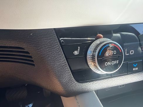 Used 2022 Mitsubishi Outlander SEL AWD/4WD image 15