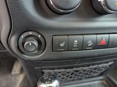Used 2012 Jeep Wrangler Unlimited Sahara w/ Connectivity Group AWD/4WD image 4