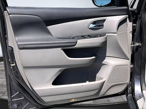 Used 2016 Honda Odyssey SE image 13