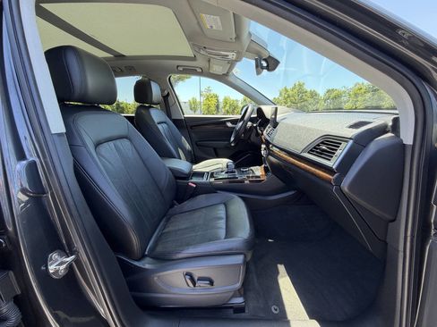 Used 2019 Audi Q5 2.0T Premium w/ Convenience Package AWD/4WD image 16