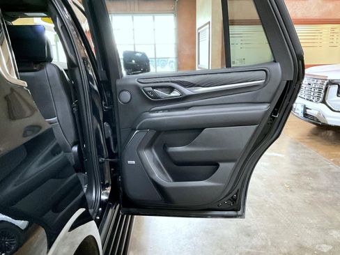 Used 2021 GMC Yukon Denali w/ Denali Ultimate Package image 17