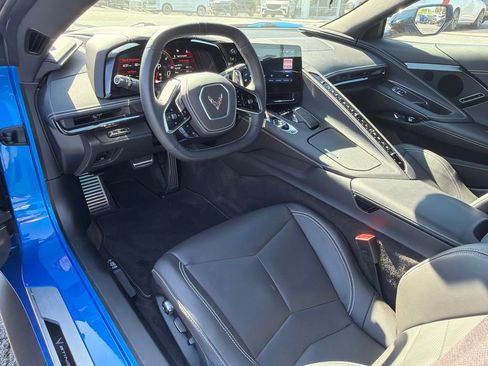 Used 2025 Chevrolet Corvette Stingray Preferred Cpe w/ Z51 Performance Package RWD image 19