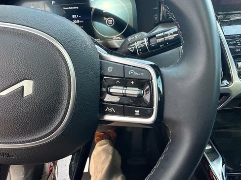 Used 2023 Kia Sorento SX image 11