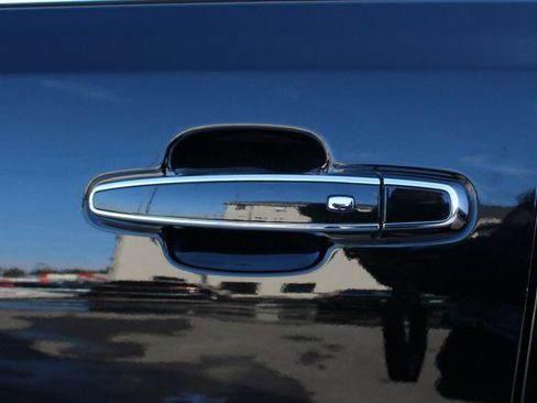 Used 2022 GMC Acadia Denali w/ Denali Ultimate Package image 9