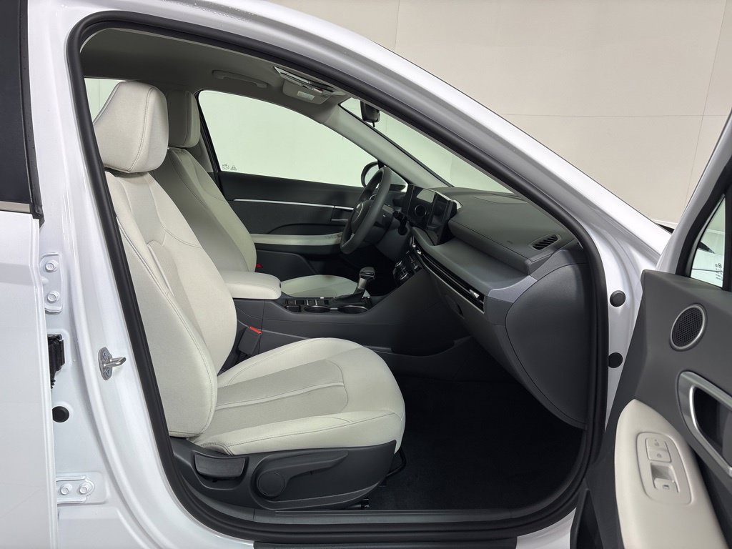 Certified 2026 Hyundai Sonata SE FWD image 12