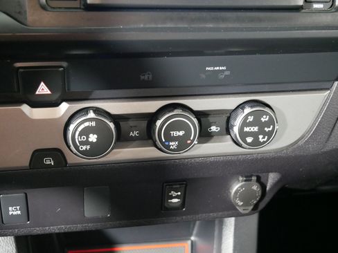 Used 2019 Toyota Tacoma SR w/ SR Convenience Package image 23