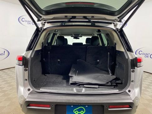 Used 2025 Nissan Pathfinder SV FWD image 25