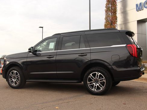 New 2025 Ford Expedition Active image 3