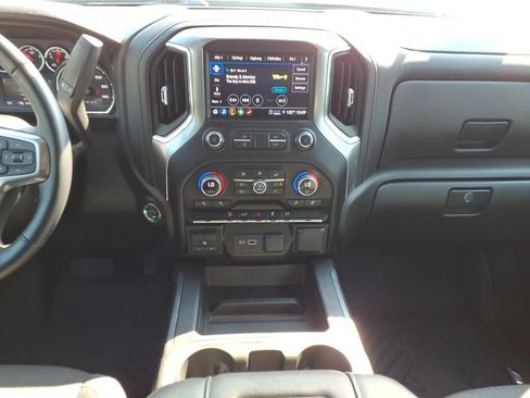 Used 2021 Chevrolet Silverado 1500 LT Trail Boss w/ Convenience Package II AWD/4WD image 18