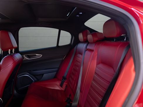Used 2022 Alfa Romeo Giulia Veloce RWD image 52