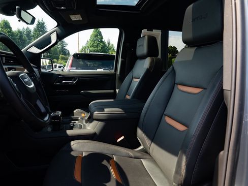 Used 2024 GMC Sierra 1500 AT4 w/ Technology Package image 19