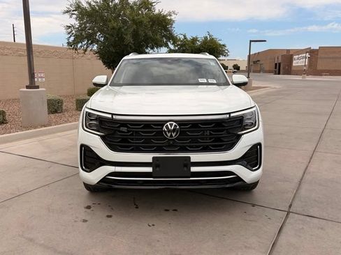 Used 2024 Volkswagen Atlas Cross Sport SEL Premium R-Line AWD/4WD image 4