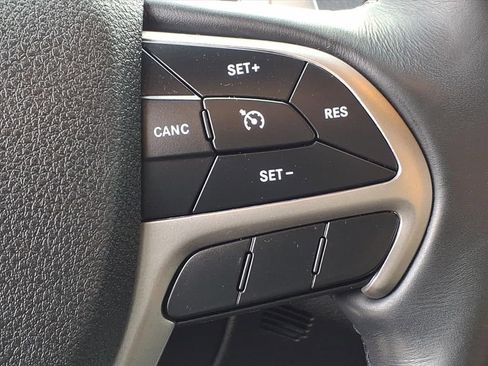 Used 2017 Jeep Grand Cherokee Altitude image 11