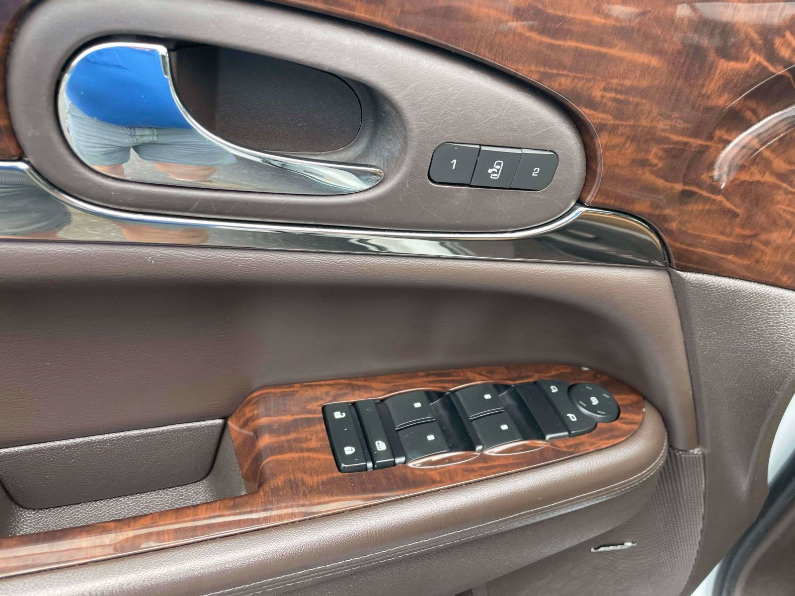 Used 2017 Buick Enclave Leather FWD image 11