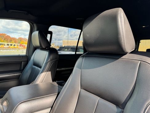 Used 2021 Ford Expedition Max XLT image 10