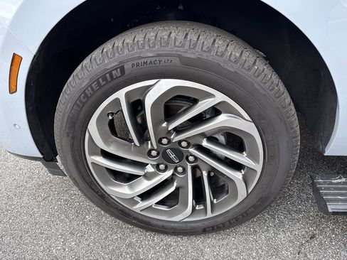 Used 2025 Lincoln Navigator L Reserve AWD/4WD image 11