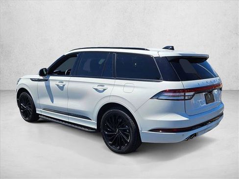 Used 2025 Lincoln Aviator Reserve w/ Jet Appearance Package AWD/4WD image 8