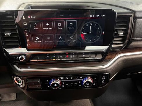Used 2025 GMC Sierra 1500 SLT AWD/4WD image 30