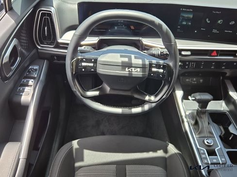 Certified 2026 Kia Sorento LX FWD image 14