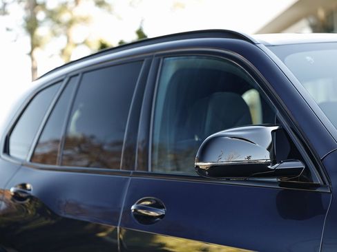 New 2026 BMW X5 M60i w/ Climate Comfort Package image 3