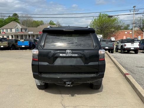 Used 2018 Toyota 4Runner SR5 image 7