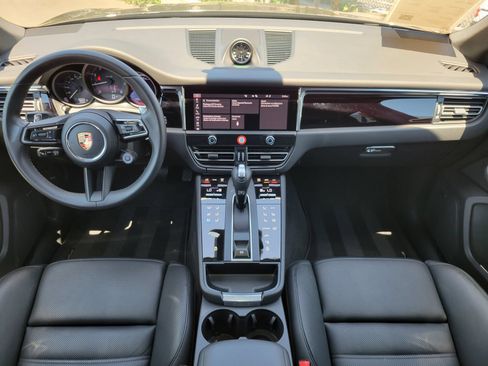 Used 2026 Porsche Macan AWD/4WD image 12