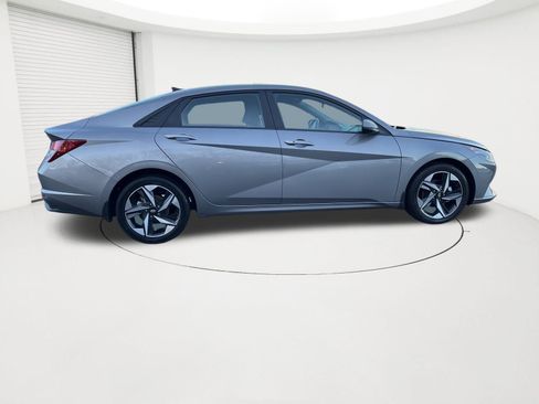 Certified 2023 Hyundai Elantra SEL w/ Convenience Package image 6