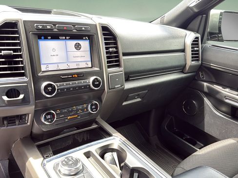 Used 2019 Ford Expedition XLT AWD/4WD image 28
