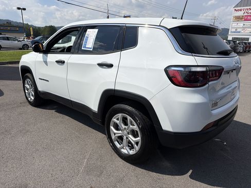 Used 2024 Jeep Compass Sport AWD/4WD image 7