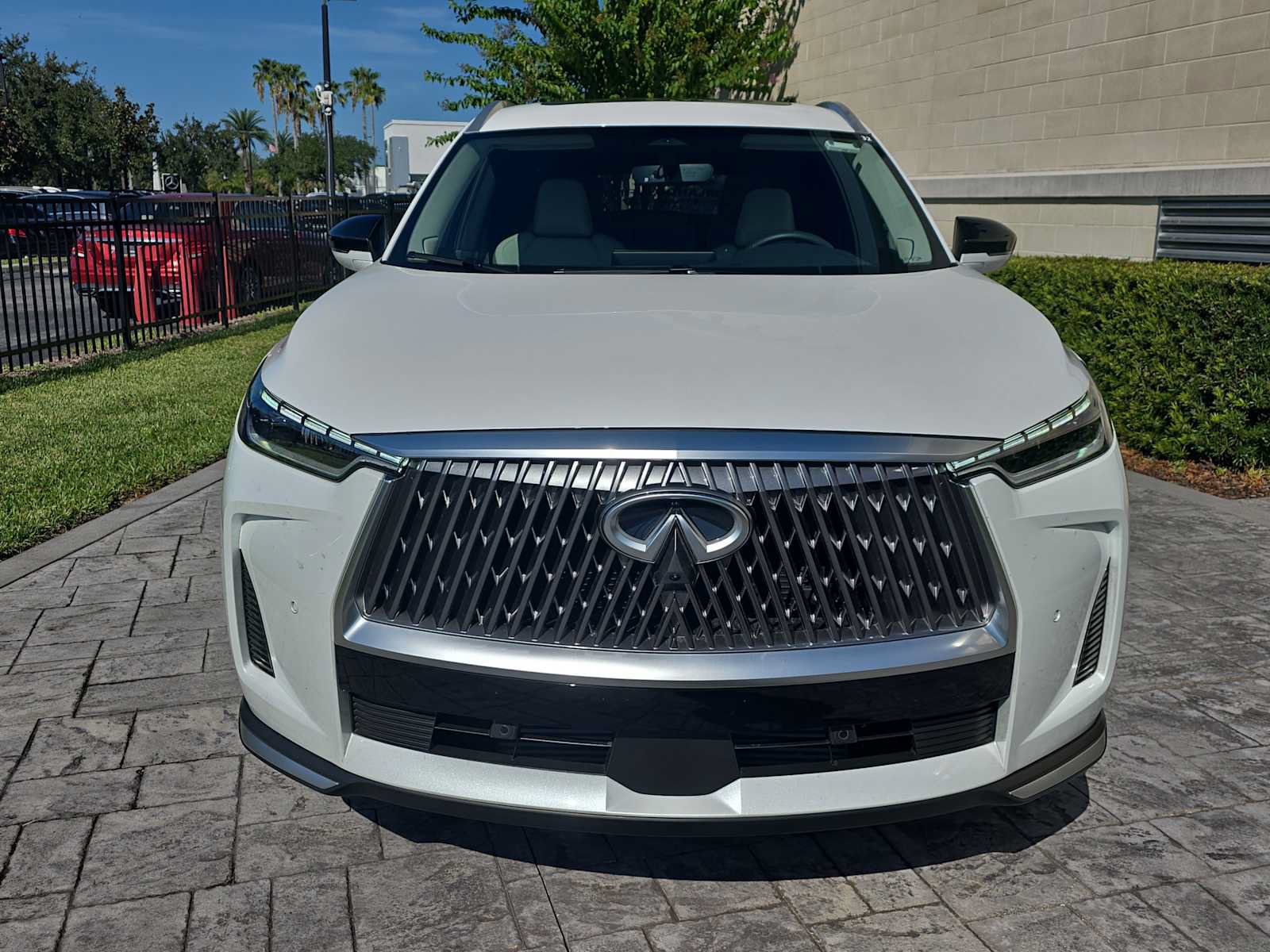 Certified 2026 INFINITI QX60 Luxe w/ Cargo Package FWD image 2