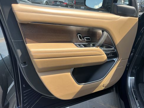 Used 2023 Land Rover Range Rover SE AWD/4WD image 13