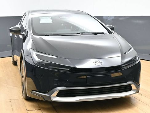 Used 2023 Toyota Prius Prime FWD image 4