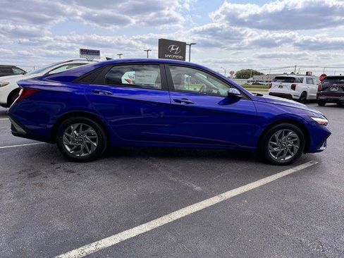 New 2024 Hyundai Elantra SEL image 6