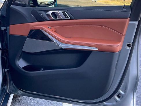 Used 2026 BMW X7 xDrive40i w/ M Sport Package image 25