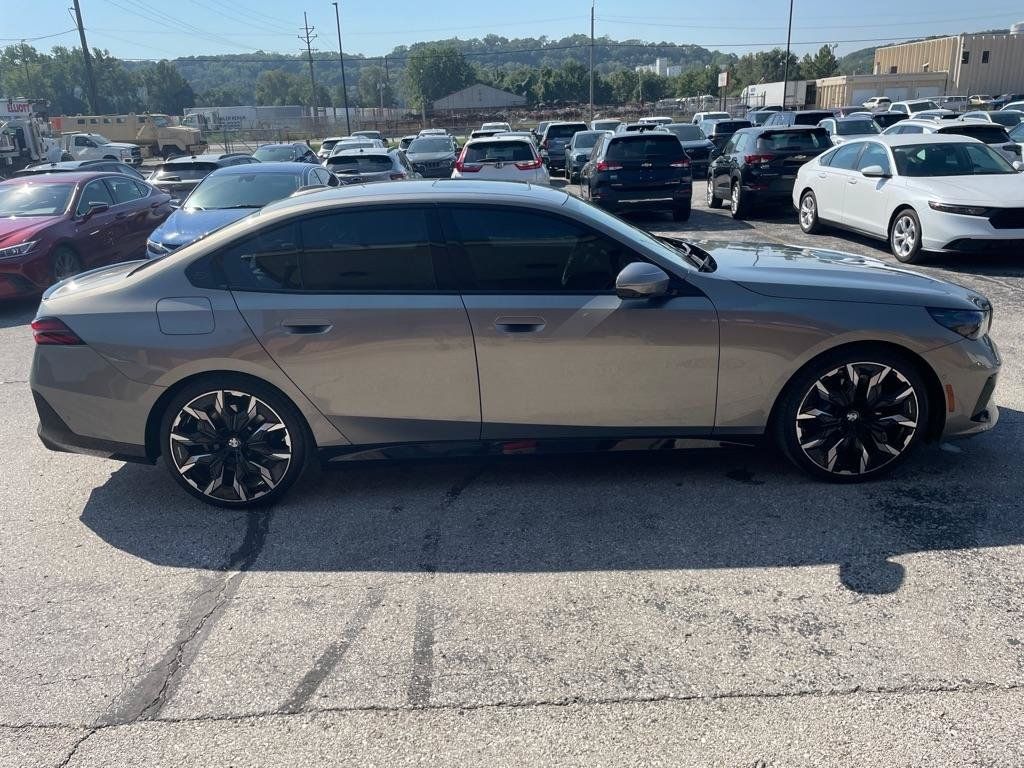 Used 2024 BMW 530i xDrive w/ M Sport Package AWD/4WD image 5