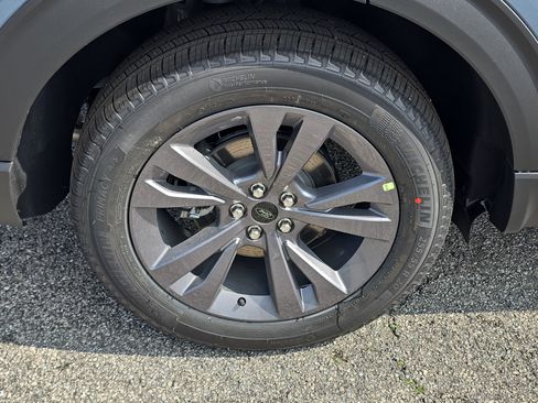 New 2026 Ford Explorer Active w/ Active Comfort Package AWD/4WD image 5