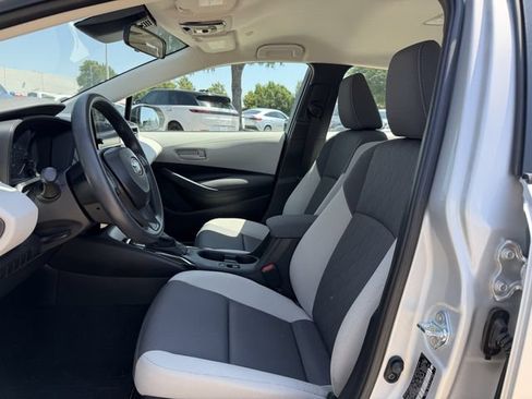 Used 2025 Toyota Corolla LE FWD image 23