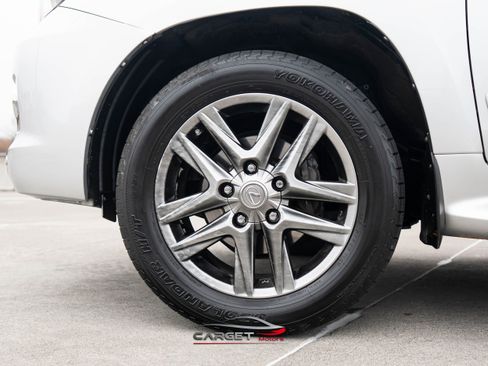 Used 2014 Lexus LX 570 4WD image 9