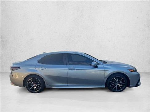 Used 2023 Toyota Camry SE FWD image 4