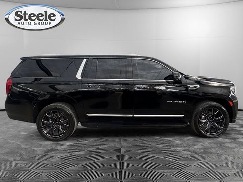 Used 2023 GMC Yukon XL SLT w/ SLT Premium Package image 6