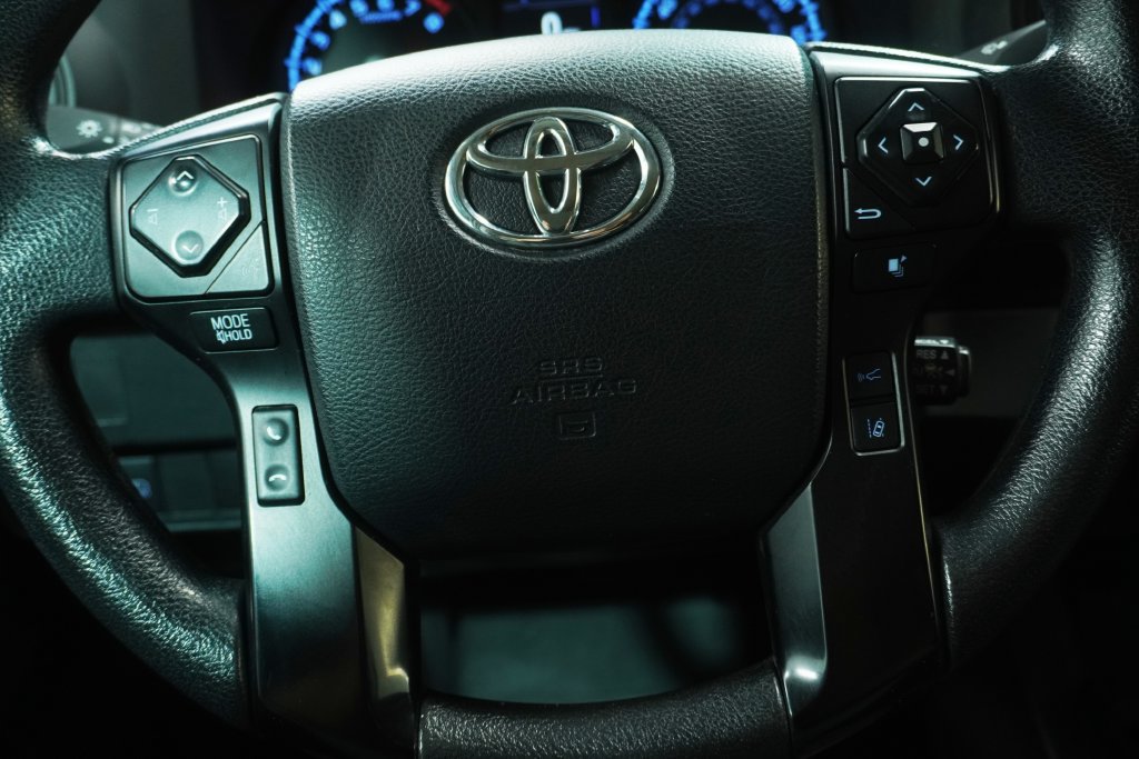 Certified 2023 Toyota Tacoma SR AWD/4WD image 16