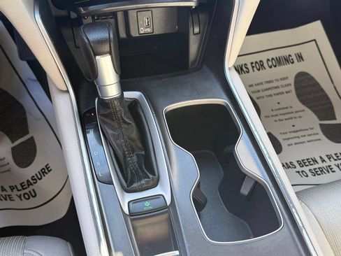 Used 2020 Honda Accord EX image 17
