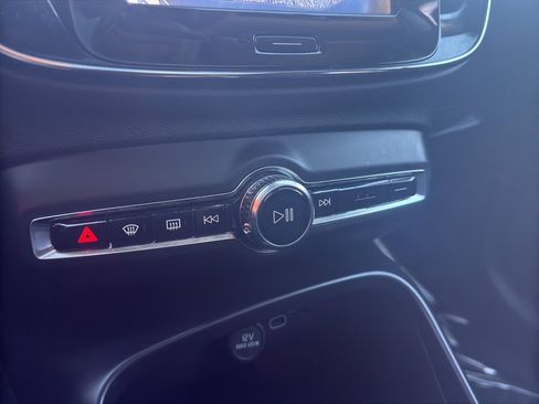 Used 2024 Volvo XC40 B5 Core w/ Protection Package Premier image 21