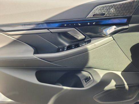 Used 2025 BMW i5 M60 w/ Premium Package image 20