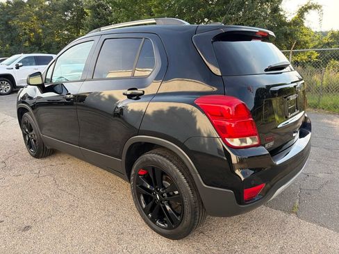 Used 2020 Chevrolet Trax LT w/ Sun & Sound Package AWD/4WD image 8