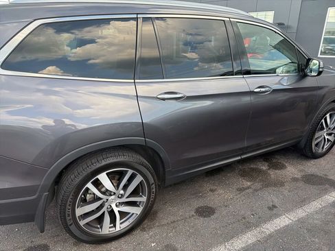 Used 2018 Honda Pilot Elite image 3