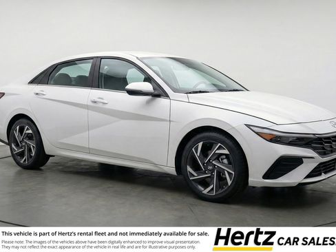 Used 2025 Hyundai Elantra SEL image 1